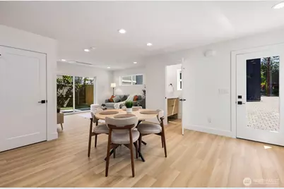 724 N 89th Street, Seattle, WA 98103 - Photo 12