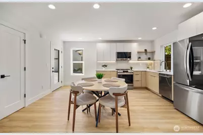 724 N 89th Street, Seattle, WA 98103 - Photo 10