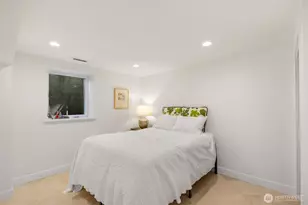 801 W Barrett St, Seattle, WA 98119 - Photo 28