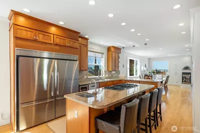 801 W Barrett Street, Seattle, WA 98119 - Photo 10