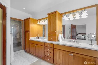 801 W Barrett Street, Seattle, WA 98119 - Photo 18