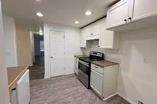 1005 Pacific Ave N, Kelso, WA 98626 - Photo 8