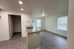 1005 Pacific Ave N, Kelso, WA 98626 - Photo 10