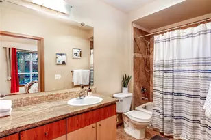 668 S Lane St, Seattle, WA 98104 - Photo 16