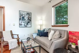 668 S Lane St, Seattle, WA 98104 - Photo 10