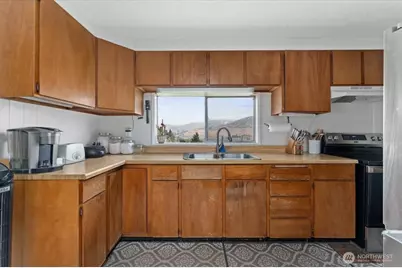 1638 Green Avenue, Manson, WA 98831 - Photo 4