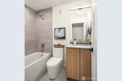 10835 11th Avenue NE, Seattle, WA 98125 - Photo 18