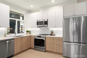 10835 11th Ave NE, Seattle, WA 98125 - Photo 6