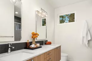 10835 11th Ave NE, Seattle, WA 98125 - Photo 14