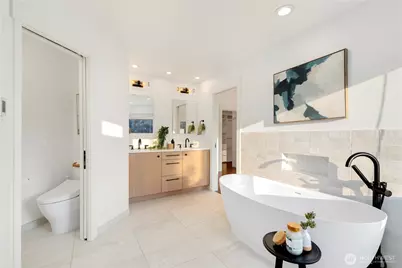 3241 32nd Avenue W, Seattle, WA 98199 - Photo 22