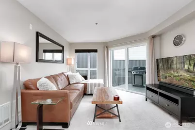 4020 Aurora Avenue N #303, Seattle, WA 98103 - Photo 2