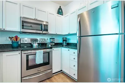 2415 2nd Avenue #729, Seattle, WA 98121 - Photo 12