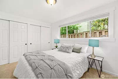 10758 Ashworth Avenue N, Seattle, WA 98133 - Photo 20