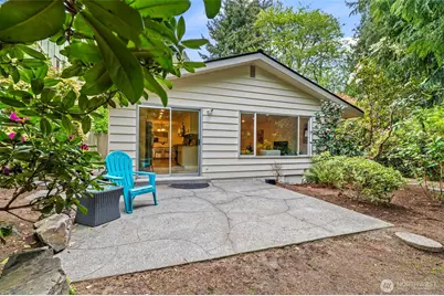 10758 Ashworth Avenue N, Seattle, WA 98133 - Photo 28