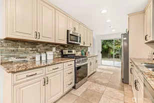 10758 Ashworth Ave N, Seattle, WA 98133 - Photo 14