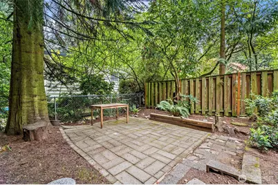 10758 Ashworth Avenue N, Seattle, WA 98133 - Photo 30