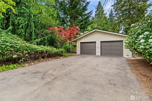 10758 Ashworth Ave N, Seattle, WA 98133 - Photo 4