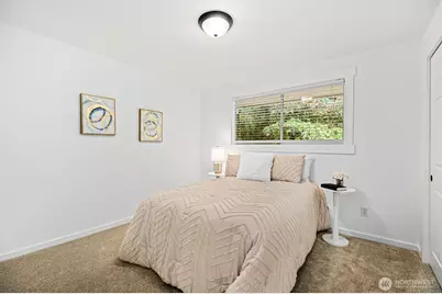 10758 Ashworth Avenue N, Seattle, WA 98133 - Photo 22