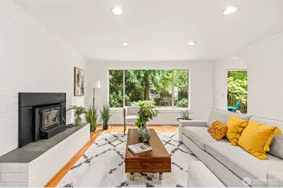 10758 Ashworth Avenue N, Seattle, WA 98133 - Photo 8