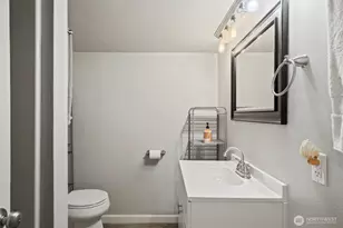 4 N Wilson St, Wenatchee, WA 98801 - Photo 32