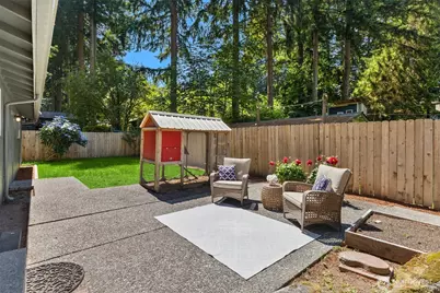 12249 N Madison Avenue NE, Bainbridge Island, WA 98110 - Photo 18