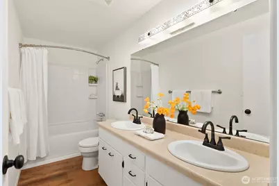 12249 N Madison Avenue NE, Bainbridge Island, WA 98110 - Photo 14
