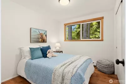 12249 N Madison Avenue NE, Bainbridge Island, WA 98110 - Photo 16
