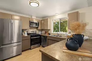 14658 204th Ave SE, Renton, WA 98059 - Photo 8