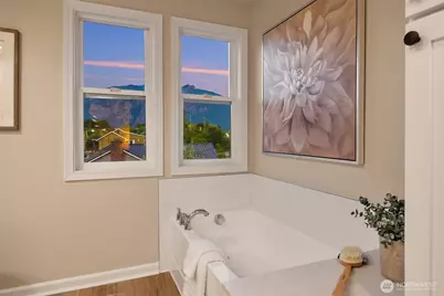 8734 Falls Avenue SE, Snoqualmie, WA 98065 - Photo 18