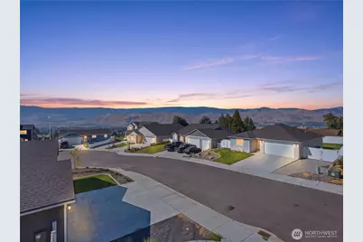 1948 N Mineral Place, East Wenatchee, WA 98802 - Photo 2