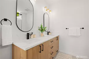 955 N 35th St, Seattle, WA 98103 - Photo 16