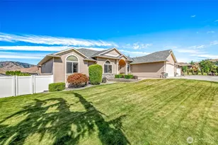 1544 Harrington Ln, East Wenatchee, WA 98802 - Photo 2