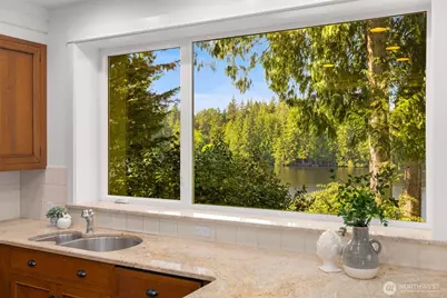 2057 E Beaver Lake Drive SE, Sammamish, WA 98075 - Photo 8