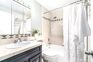75 E Lynn St, Seattle, WA 98102 - Photo 18