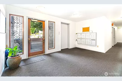 75 E Lynn Street #B, Seattle, WA 98102 - Photo 4