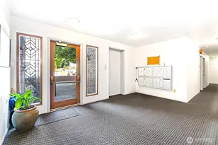 75 E Lynn St, Seattle, WA 98102 - Photo 4