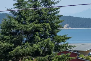 2196 N Bluff Rd, Greenbank, WA 98253 - Photo 4