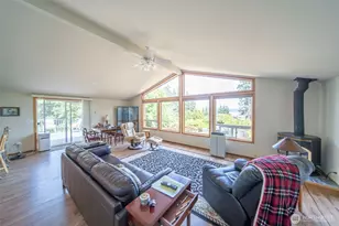 2196 N Bluff Rd, Greenbank, WA 98253 - Photo 6
