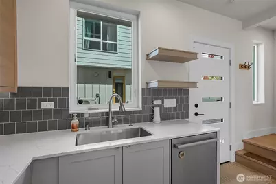1129 NW 61st #B, Seattle, WA 98107 - Photo 16
