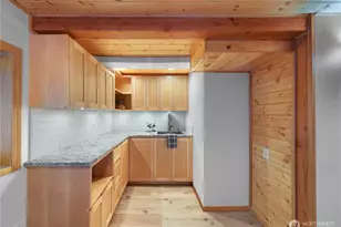 137 33rd St, Bellingham, WA 98225 - Photo 24
