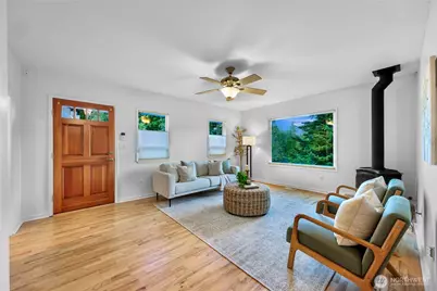 137 33rd Street, Bellingham, WA 98225 - Photo 2