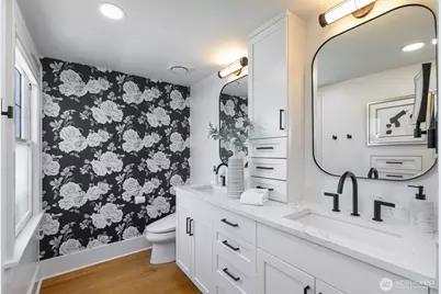 431 Smith Street, Seattle, WA 98109 - Photo 12