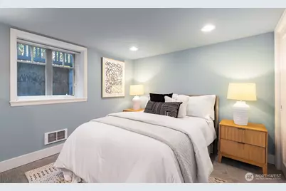 431 Smith Street, Seattle, WA 98109 - Photo 18