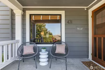 431 Smith Street, Seattle, WA 98109 - Photo 2