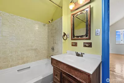 102 N 41st Street, Seattle, WA 98103 - Photo 24