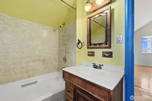 102 N 41st St, Seattle, WA 98103 - Photo 24