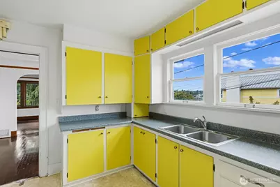 102 N 41st Street, Seattle, WA 98103 - Photo 14