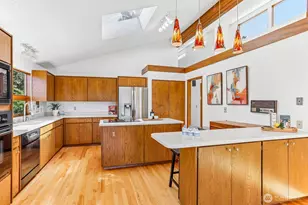 13604 SE 1st St, Bellevue, WA 98005 - Photo 10