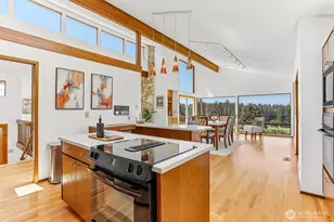 13604 SE 1st St, Bellevue, WA 98005 - Photo 12