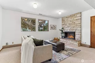 13604 SE 1st St, Bellevue, WA 98005 - Photo 18